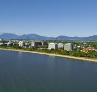 Holiday Inn Cairns Harbourside - VIC Tourism