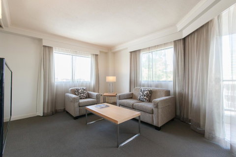 Central Cosmo Apartment Hotel - VIC Tourism 14