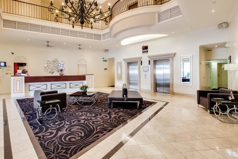 Central Cosmo Apartment Hotel - VIC Tourism 3