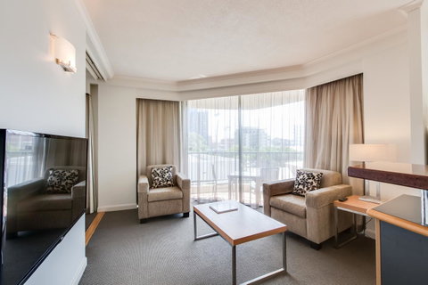 Central Cosmo Apartment Hotel - VIC Tourism 27