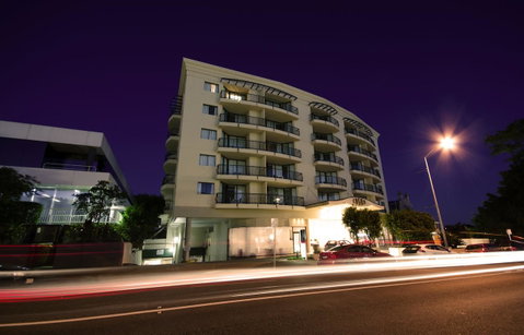 Central Cosmo Apartment Hotel - VIC Tourism 21