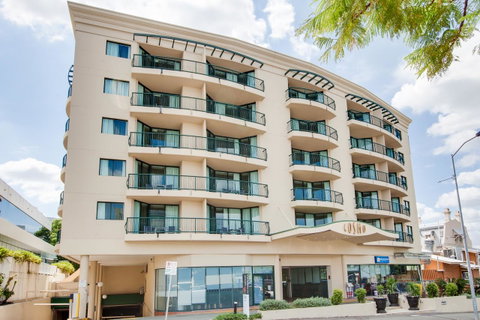 Central Cosmo Apartment Hotel - VIC Tourism 13