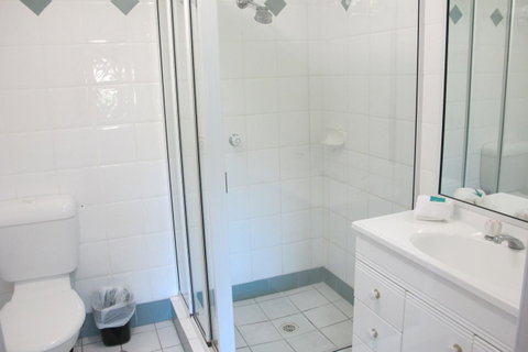 Grangewood Court Apartments - VIC Tourism 21