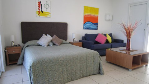 Waterview Airlie Beach - VIC Tourism 16