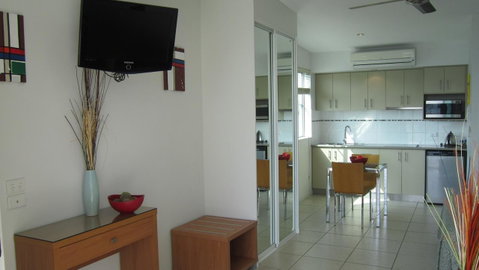 Waterview Airlie Beach - VIC Tourism 6