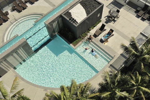 Peppers Broadbeach - VIC Tourism 0