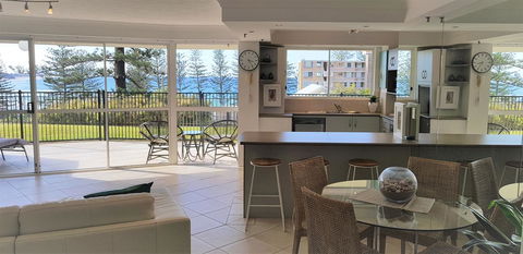 Gemini Court Holiday Apartments - VIC Tourism 23