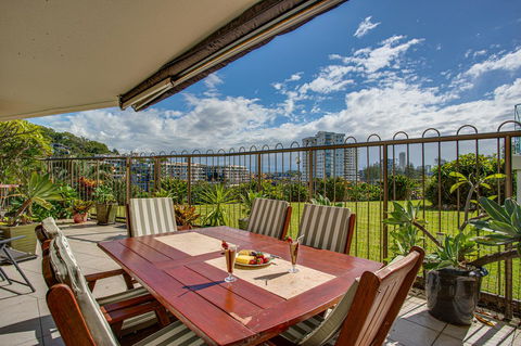 Gemini Court Holiday Apartments - VIC Tourism 3