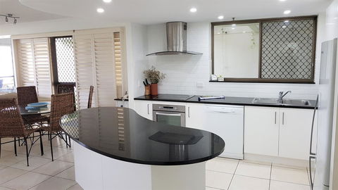 Gemini Court Holiday Apartments - VIC Tourism 18