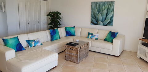 Gemini Court Holiday Apartments - VIC Tourism 24