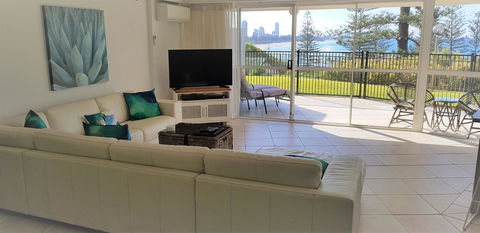 Gemini Court Holiday Apartments - VIC Tourism 26