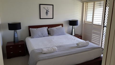 Gemini Court Holiday Apartments - VIC Tourism 16