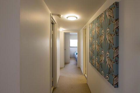 Burgess @ Kings Beach Apartments - VIC Tourism 39