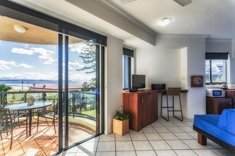 Komune Resort And Beach Club Greenmount Beach - VIC Tourism 13