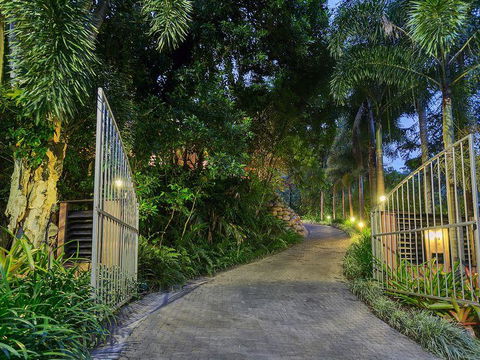 Cairns Rainforest Retreat - VIC Tourism 2