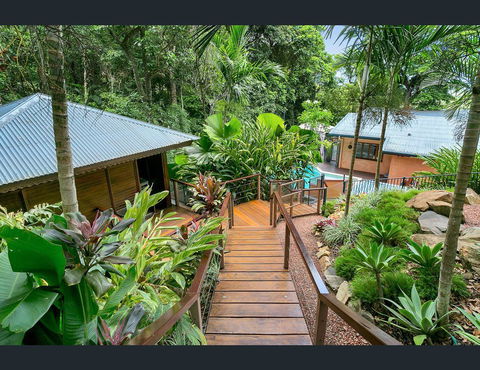 Cairns Rainforest Retreat - VIC Tourism 7