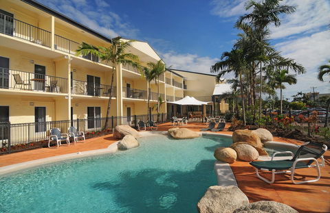 Cairns Queenslander Hotel & Apartments - VIC Tourism 2