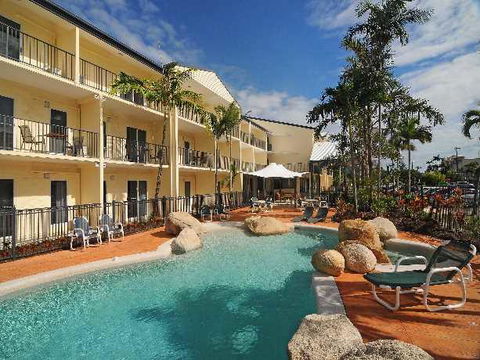 Cairns Queenslander Hotel & Apartments - VIC Tourism 1