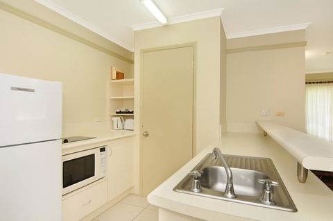 Cairns Queenslander Hotel & Apartments - VIC Tourism 25