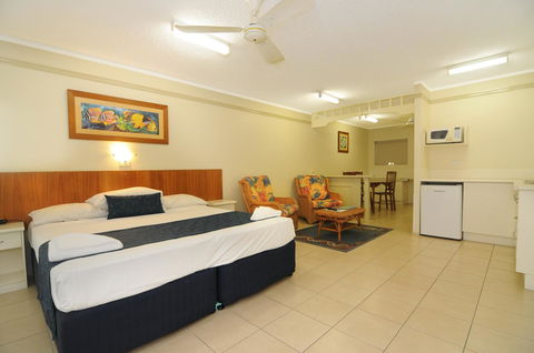 Cairns Queenslander Hotel & Apartments - VIC Tourism 22