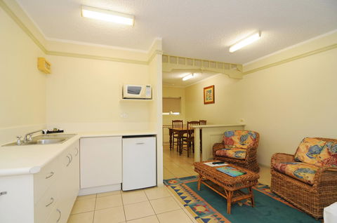 Cairns Queenslander Hotel & Apartments - VIC Tourism 20