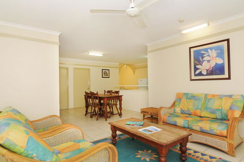 Cairns Queenslander Hotel & Apartments - VIC Tourism 14