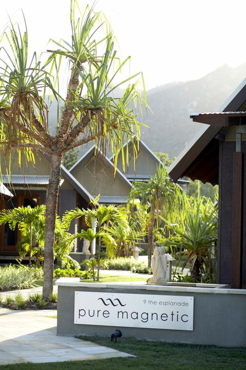Pure Magnetic Villa 4 - VIC Tourism 0
