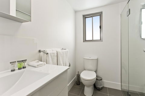 Arise Princess Regent Apartments - VIC Tourism 6