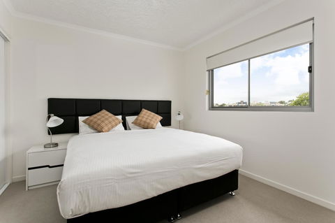 Arise Princess Regent Apartments - VIC Tourism 12