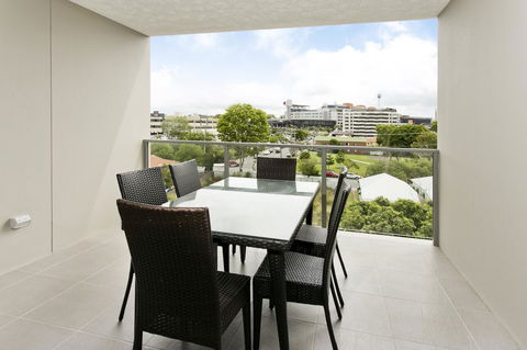 Arise Princess Regent Apartments - VIC Tourism 10