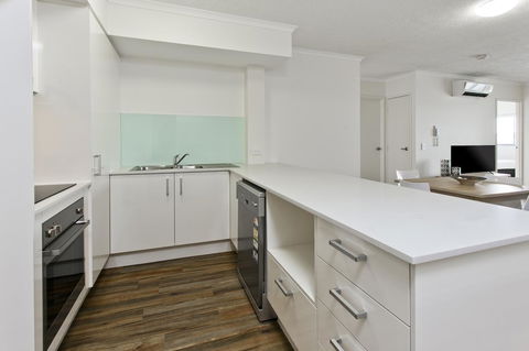 Arise Princess Regent Apartments - VIC Tourism 4