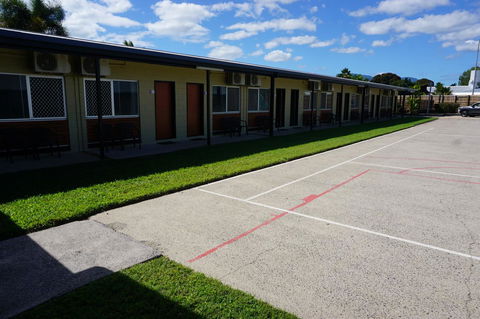 YAL Cairns - A Motel That Makes A Difference - VIC Tourism 41