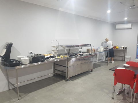 YAL Cairns - A Motel That Makes A Difference - VIC Tourism 15