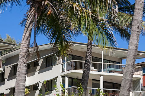 Cylinder Beach Mooloomba Unit 3 - VIC Tourism 14