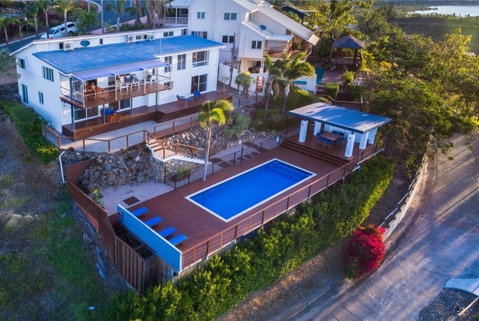 Nautilus On The Hill - Airlie Beach - VIC Tourism 13