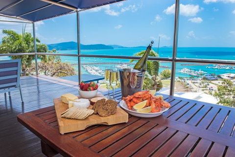 Nautilus On The Hill - Airlie Beach - VIC Tourism 10