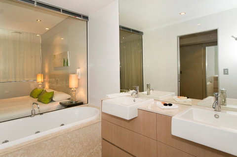 Ambience On Burleigh Beach - VIC Tourism 25