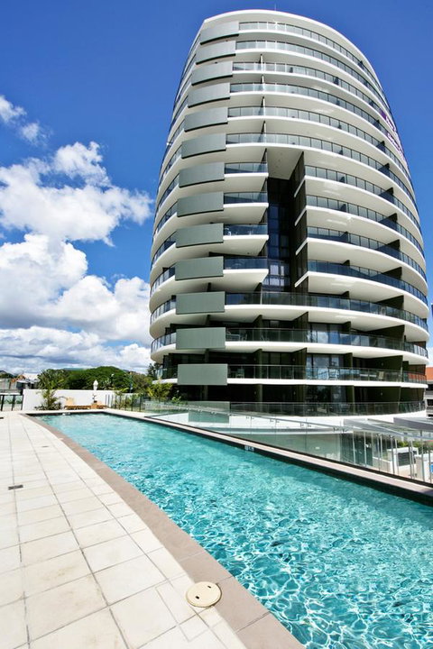 Ambience On Burleigh Beach - VIC Tourism 0