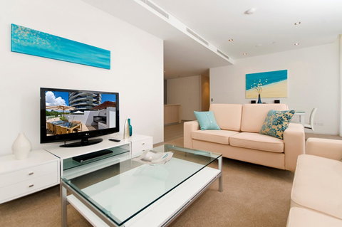 Ambience On Burleigh Beach - VIC Tourism 9