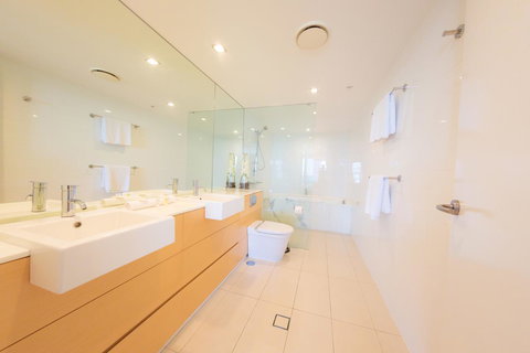 Ambience On Burleigh Beach - VIC Tourism 29