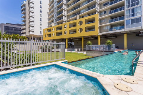Oxygen Apartments - VIC Tourism 8