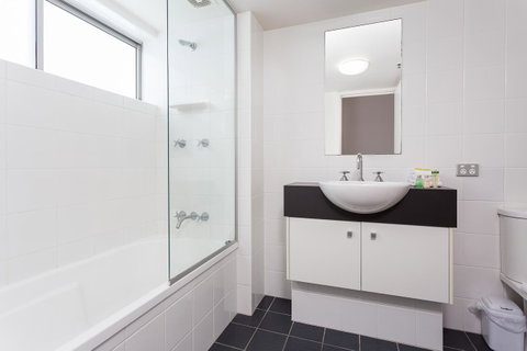Oxygen Apartments - VIC Tourism 12