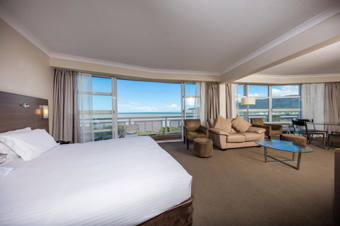 DoubleTree By Hilton Cairns - VIC Tourism 31