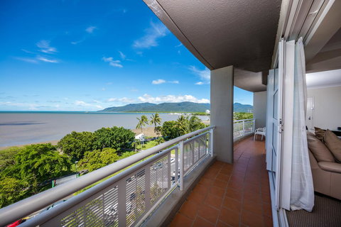 DoubleTree By Hilton Cairns - VIC Tourism 29