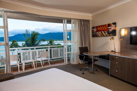 DoubleTree By Hilton Cairns - VIC Tourism 19