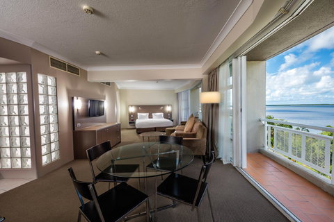 DoubleTree By Hilton Cairns - VIC Tourism 17