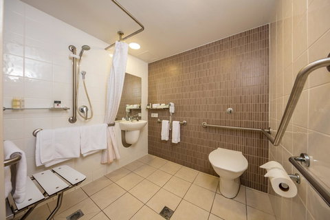 DoubleTree By Hilton Cairns - VIC Tourism 34