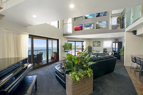 Burleigh Esplanade Apartments - VIC Tourism 26