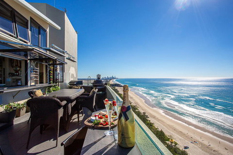 Burleigh Esplanade Apartments - VIC Tourism 10