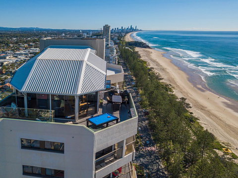 Burleigh Esplanade Apartments - VIC Tourism 9